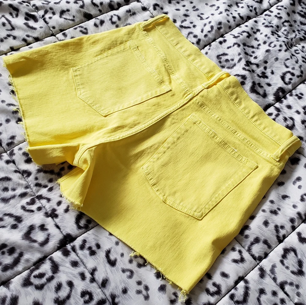 (Tall) NWT Gap Yellow High-Rise Cheeky Shorts
